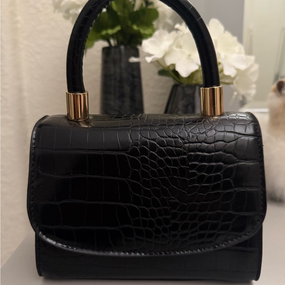 Black Crocodile-Embossed Handbag - Picture 1 of 3